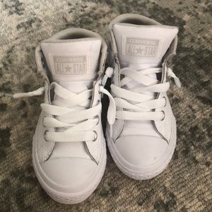 ❌ SOLD ❌ NWOT white converse. Unisex. Size 11